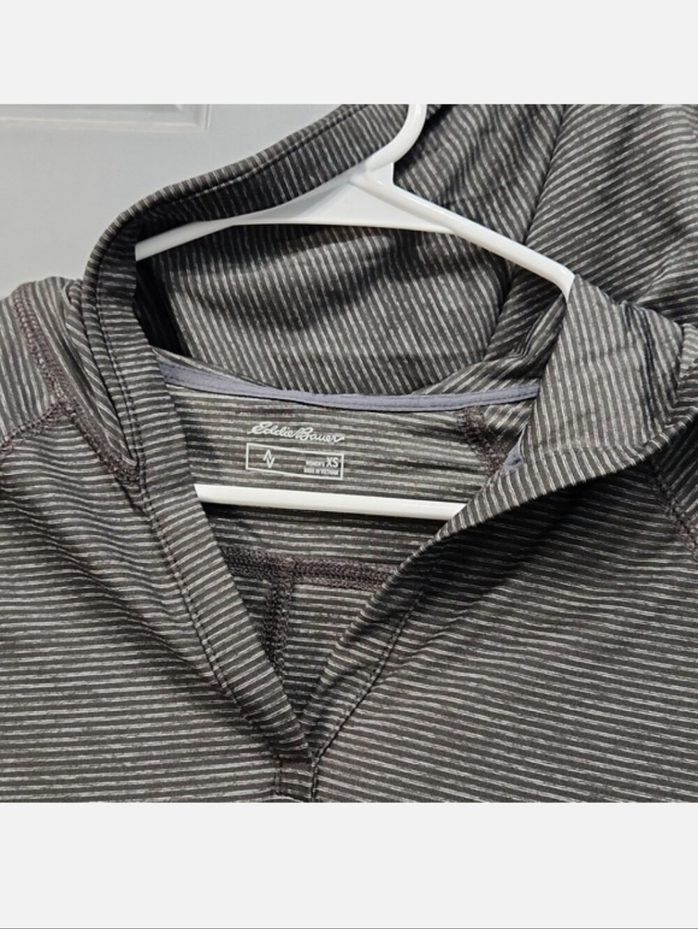 NWOT Eddie Bauer Infinity Long Sleeve Hoodie Black Gray Striped XS